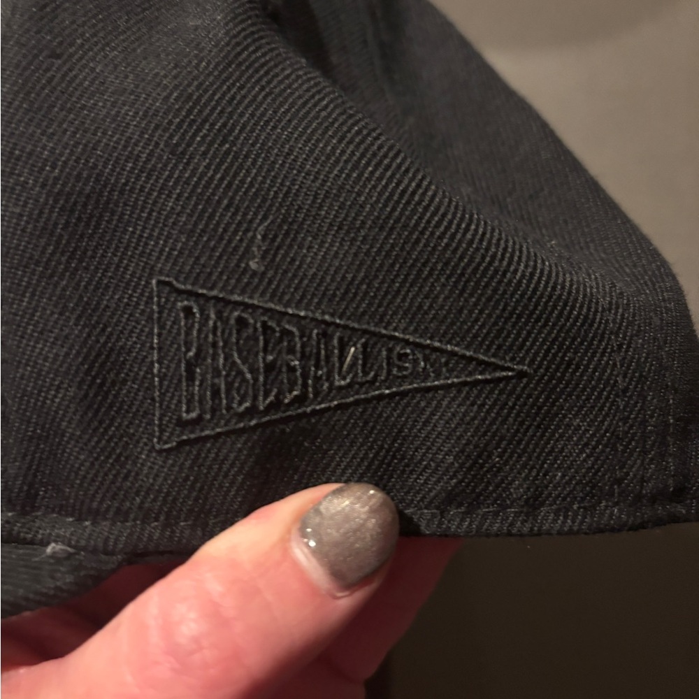 BaseBallism Black drooling  Dog Embroidered Cap fitted 7 3/8 never worn - Picture 6 of 10